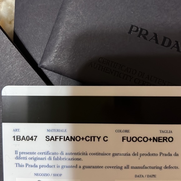 Prada vintage shoulder bag - Picture 8 of 9